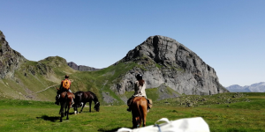 Randonnée à cheval dans les Pyrénées  | Guiguigo corp